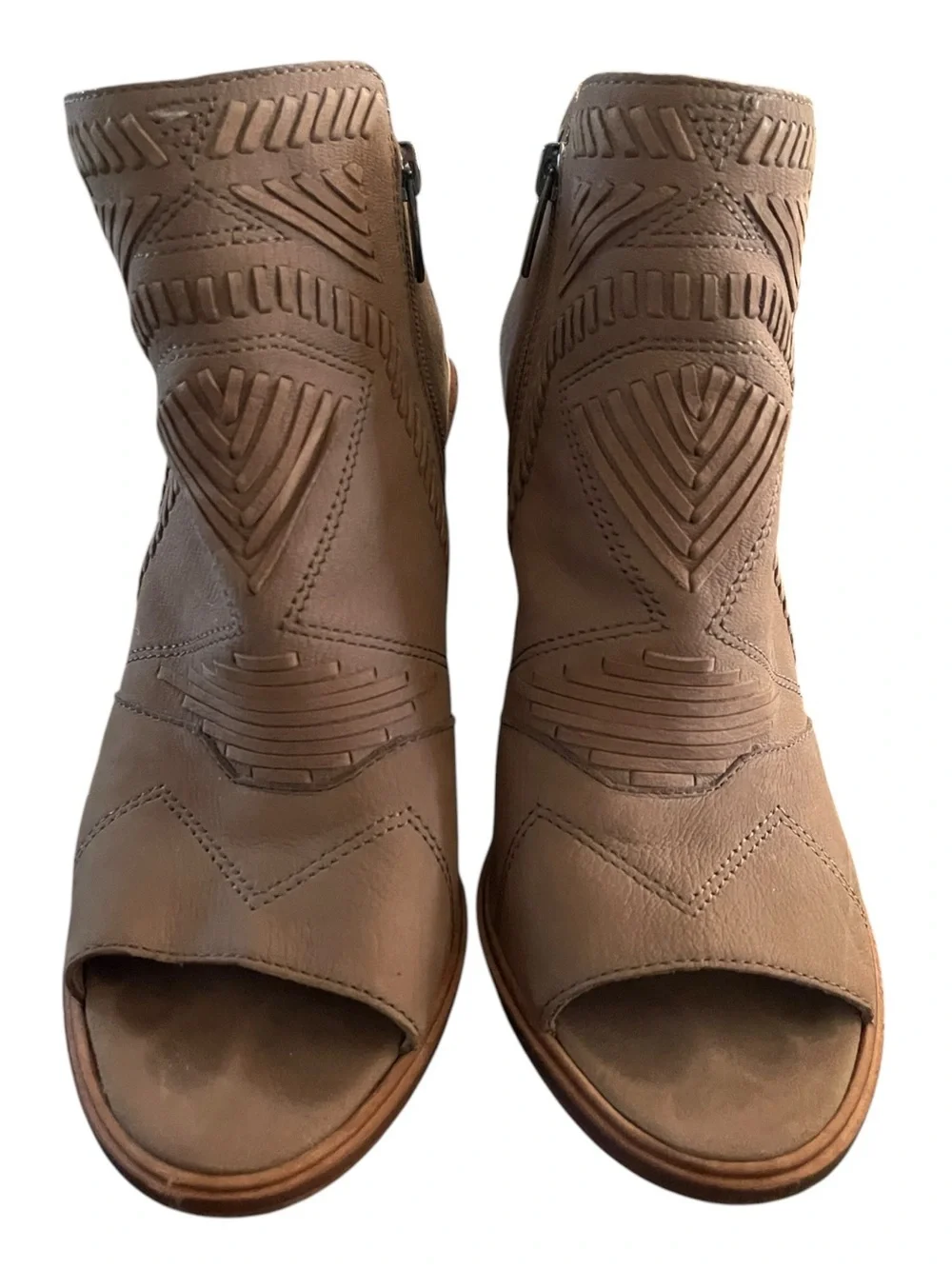 Vince Camuto Karinta Peep Toe Western Geometric Patterned Block Heel Booties 9